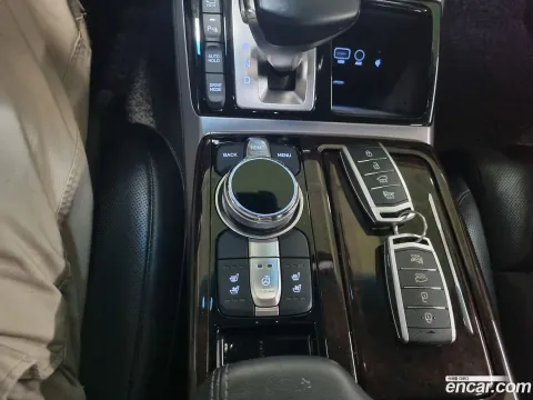 Genesis G90 (EQ900)