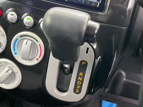 Nissan Otti