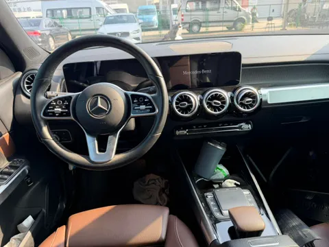 Mercedes-Benz Mercedes-Benz GLB