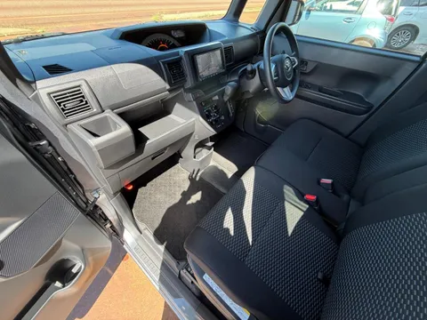 Toyota Pixis Mega
