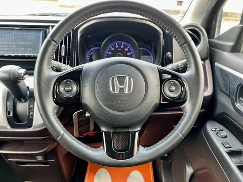 Honda N-WGN Custom