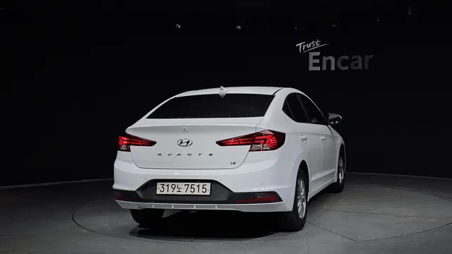 Hyundai Elantra (Avante)