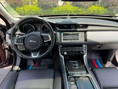 Jaguar XFL