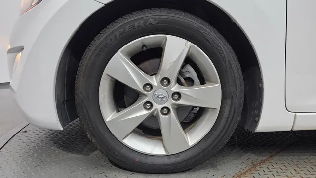 Hyundai Elantra (Avante)