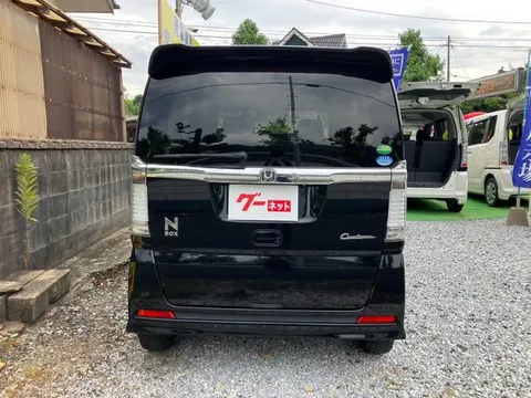 Honda N-BOX Custom