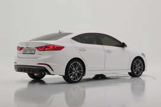Hyundai Elantra (Avante)