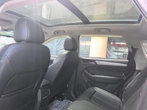 Roewe RX5