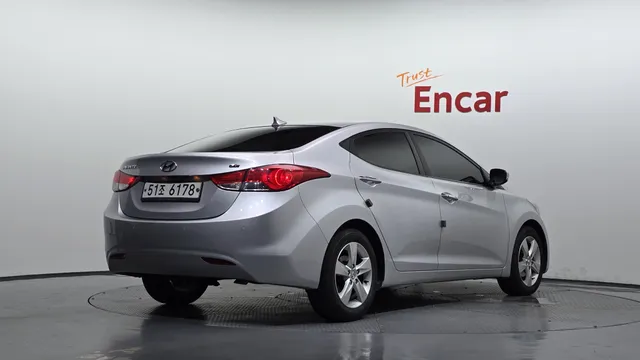 Hyundai Elantra (Avante)