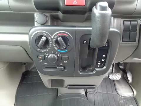 Mitsubishi Minicab Van