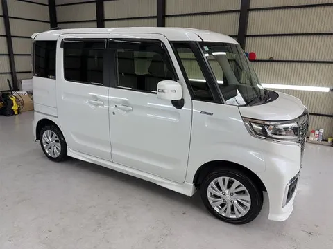 Suzuki Spacia Custom
