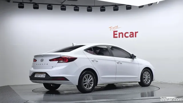 Hyundai Elantra (Avante)
