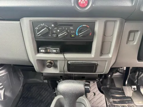 Mitsubishi Minicab Van