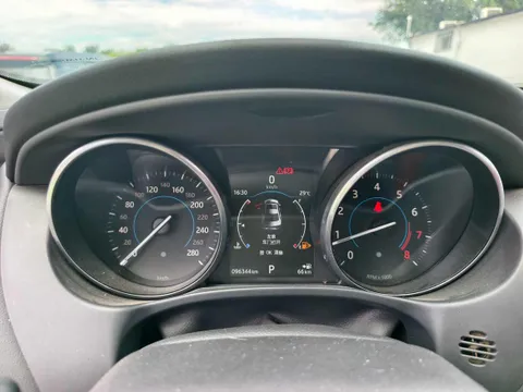 Jaguar XE