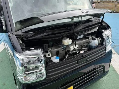 Nissan Clipper Van