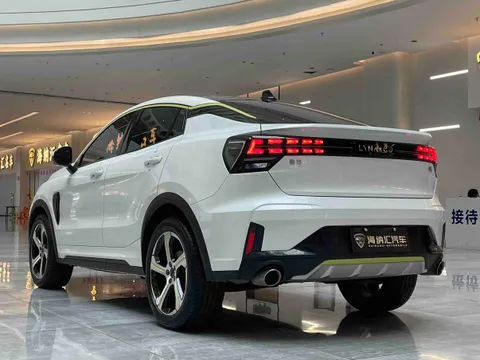 Lynk & Co 05