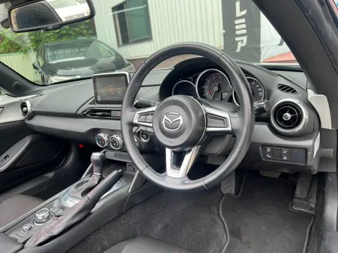 Mazda MX-5 (Roadster)