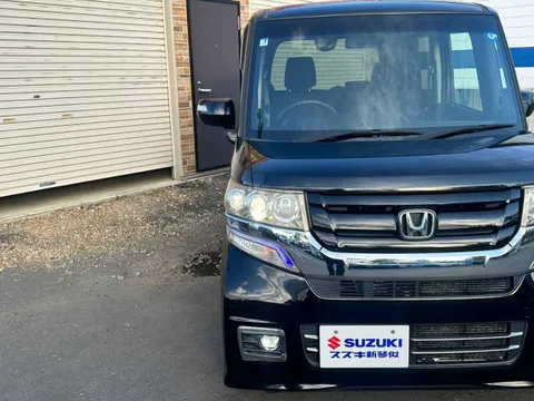 Honda N-BOX Custom