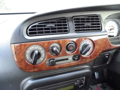 Daihatsu Mira Gino