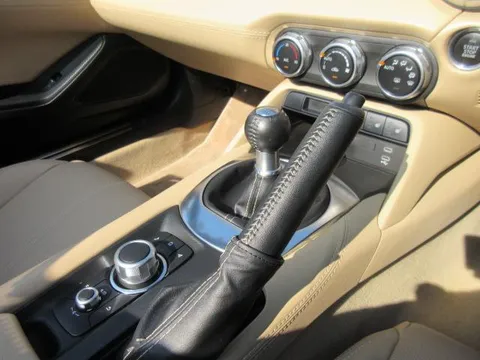 Mazda MX-5 (Roadster)