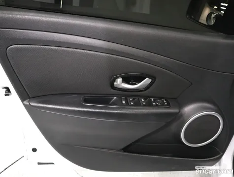 Renault SM3