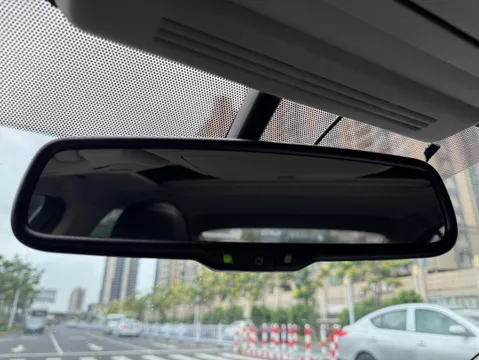 Infiniti Q50L