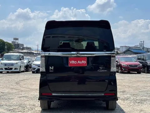 Honda N-BOX Custom