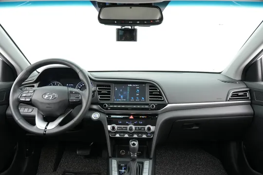 Hyundai Elantra (Avante)