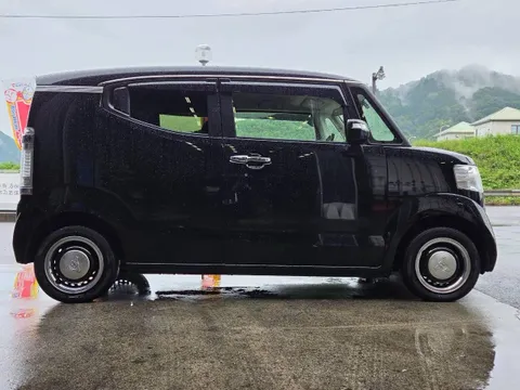 Honda N-BOX Slash