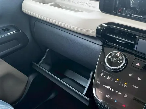 Mitsubishi Delica Mini