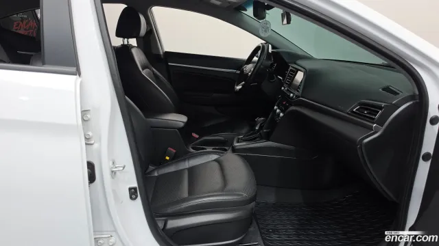 Hyundai Elantra (Avante)
