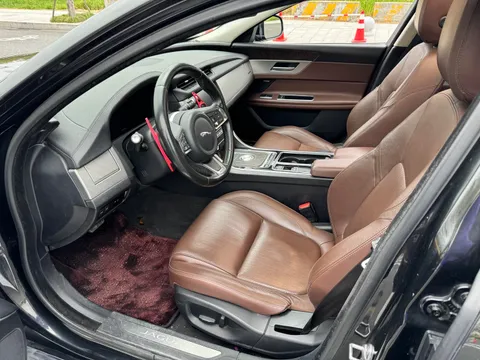 Jaguar XFL
