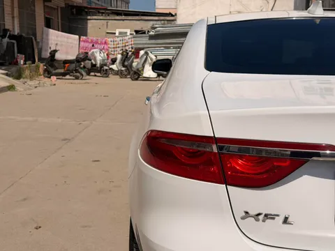 Jaguar XFL