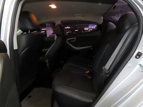 Hyundai Elantra (Avante)