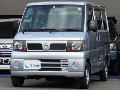 Nissan Clipper Van