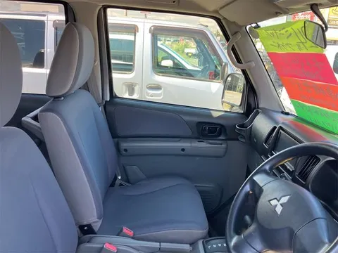 Mitsubishi Minicab Van