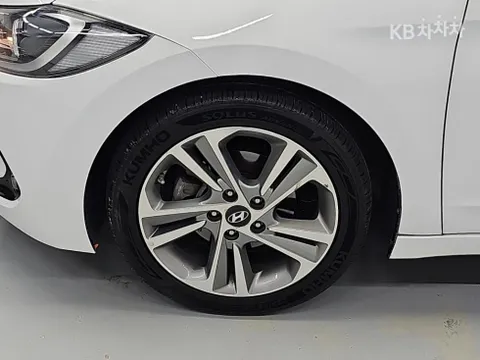 Hyundai Elantra (Avante)