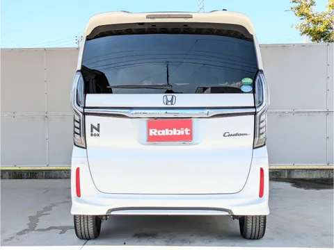 Honda N-BOX Custom