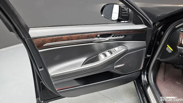Genesis G90 (EQ900)