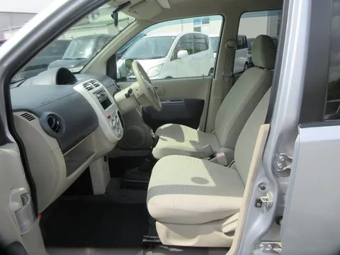 Nissan Otti
