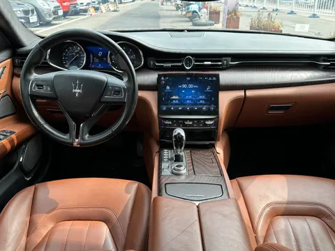 Maserati Quattroporte