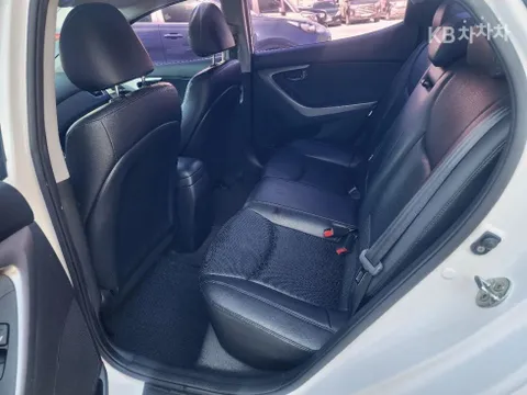 Hyundai Elantra (Avante)
