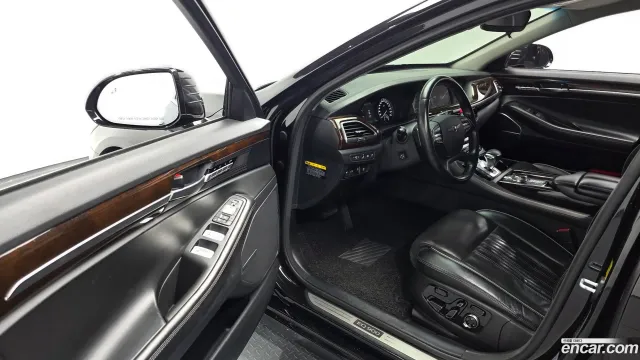 Genesis G90 (EQ900)
