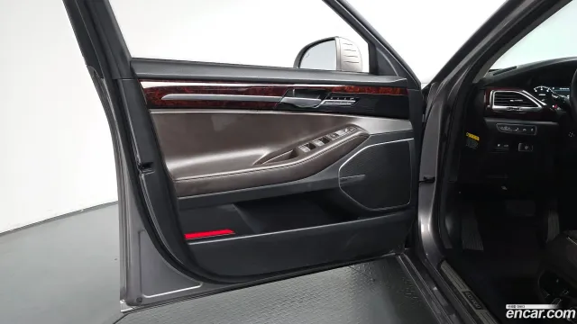 Genesis G90 (EQ900)