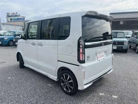 Honda N-BOX Custom
