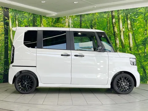 Honda N-BOX Custom