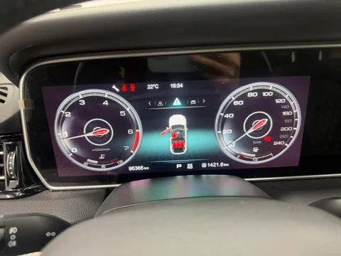 Hongqi HS5