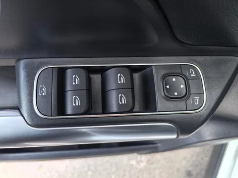 Mercedes-Benz Mercedes-Benz GLA