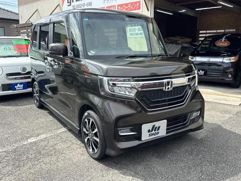 Honda N-BOX Custom