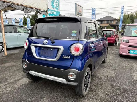 Daihatsu Cast