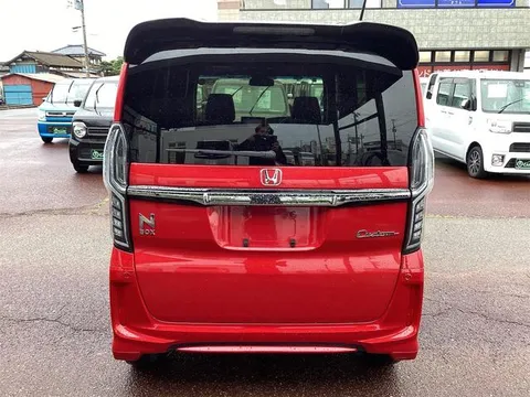 Honda N-BOX Custom